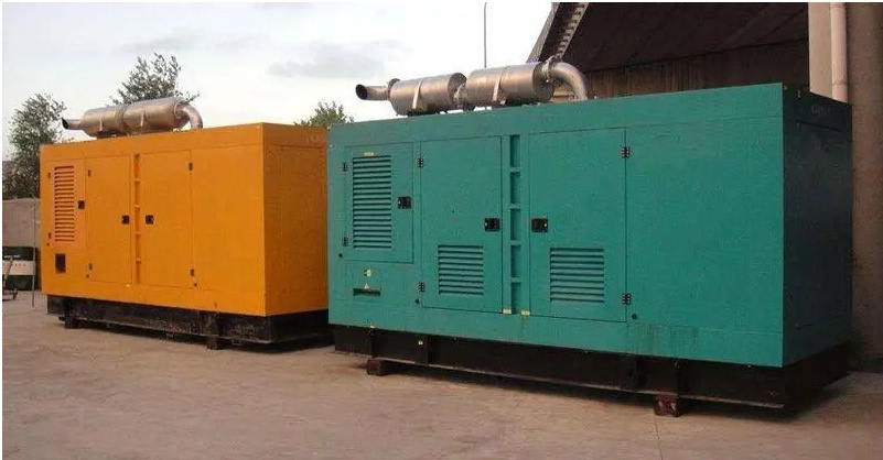 开平如何根据实际负载情况选择合适功率的发电机组？