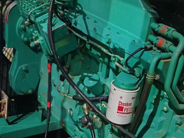 开平如何确定新的发电机组控制系统是否与原系统兼容？