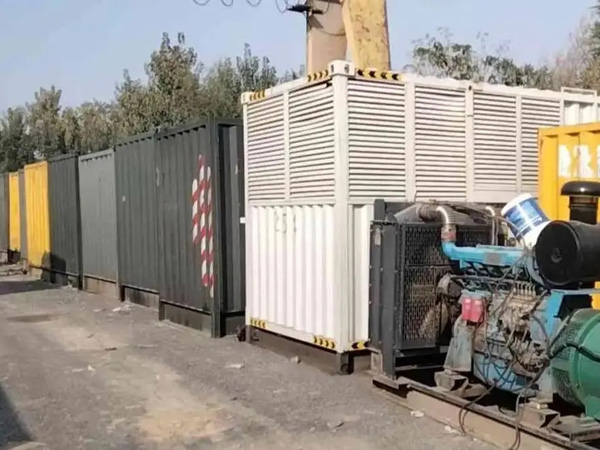 开平200KW柴油发电机机组每小时油耗是多少？